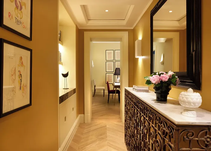 Rocco De Russie Hotel